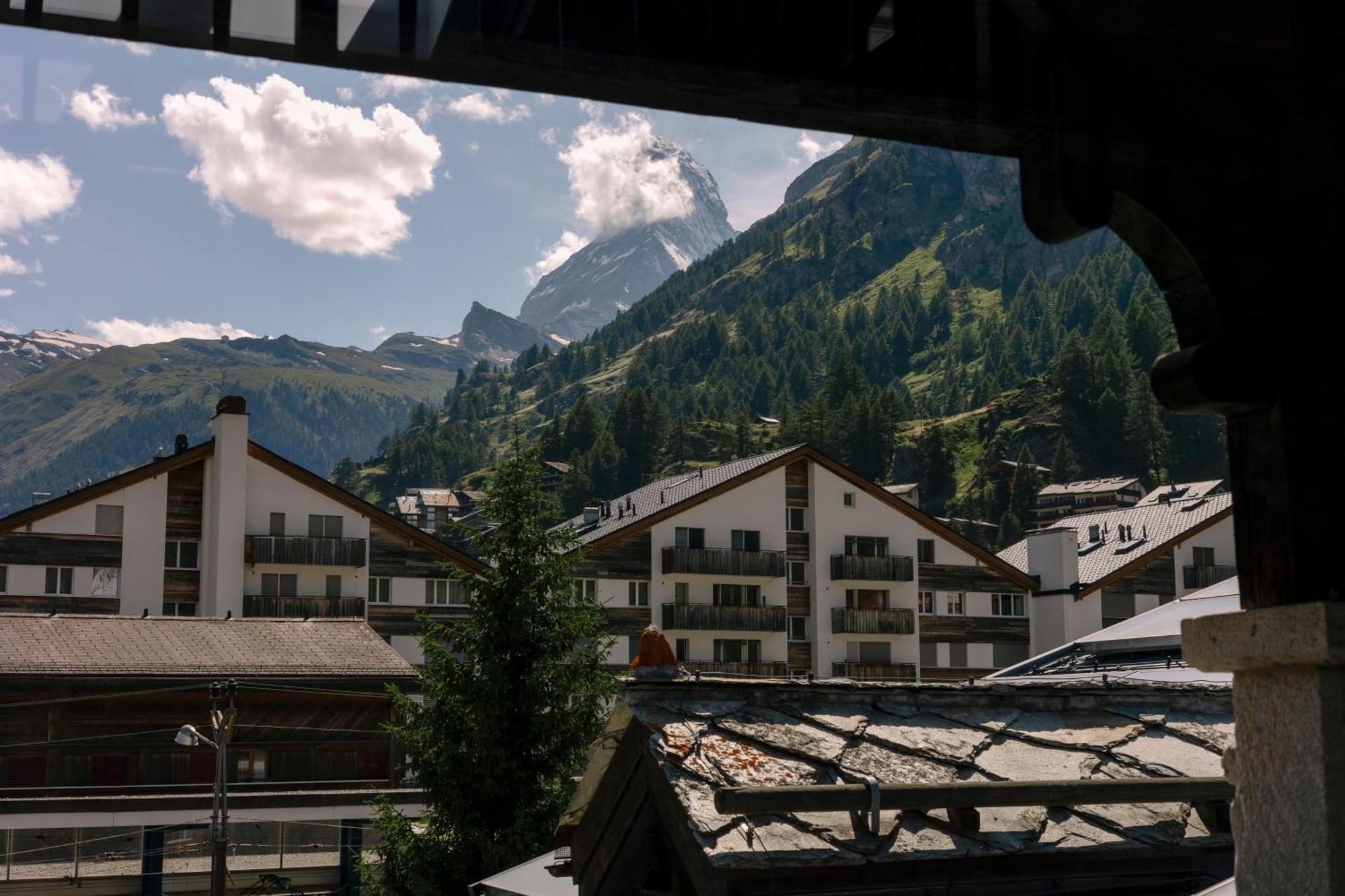 Schloss Zermatt - Cbd & Adaptogenic Spa And Sport Hotel Exterior photo