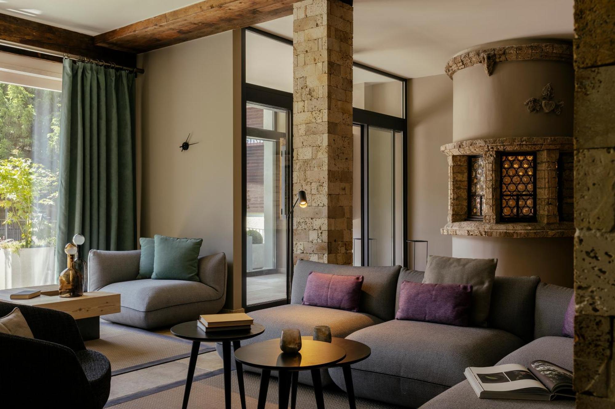 Schloss Zermatt - Cbd & Adaptogenic Spa And Sport Hotel Exterior photo