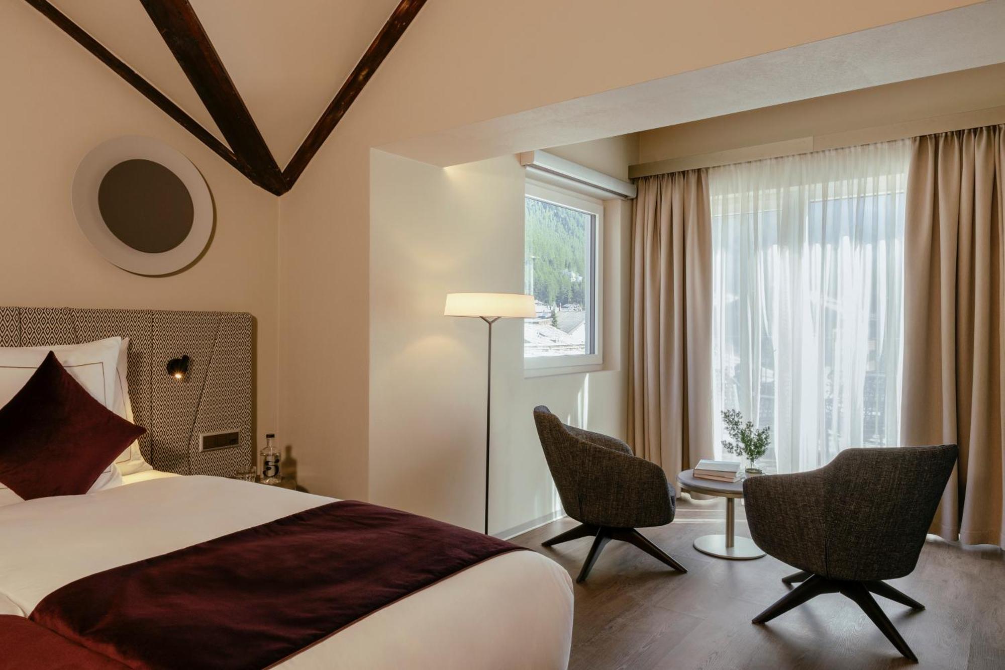 Schloss Zermatt - Cbd & Adaptogenic Spa And Sport Hotel Exterior photo